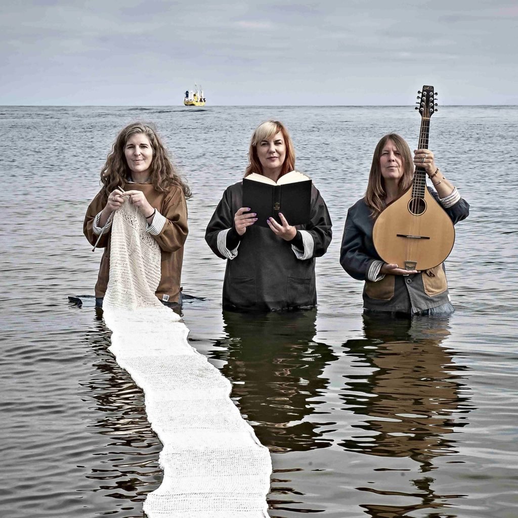 Sea Pic Union Jill & Kate Fox